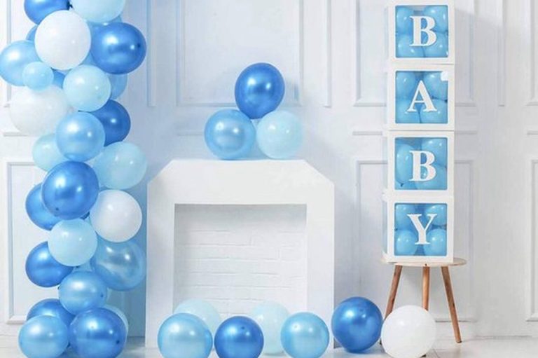 Blauwe ballonnen decoratie voor babayshower jongen